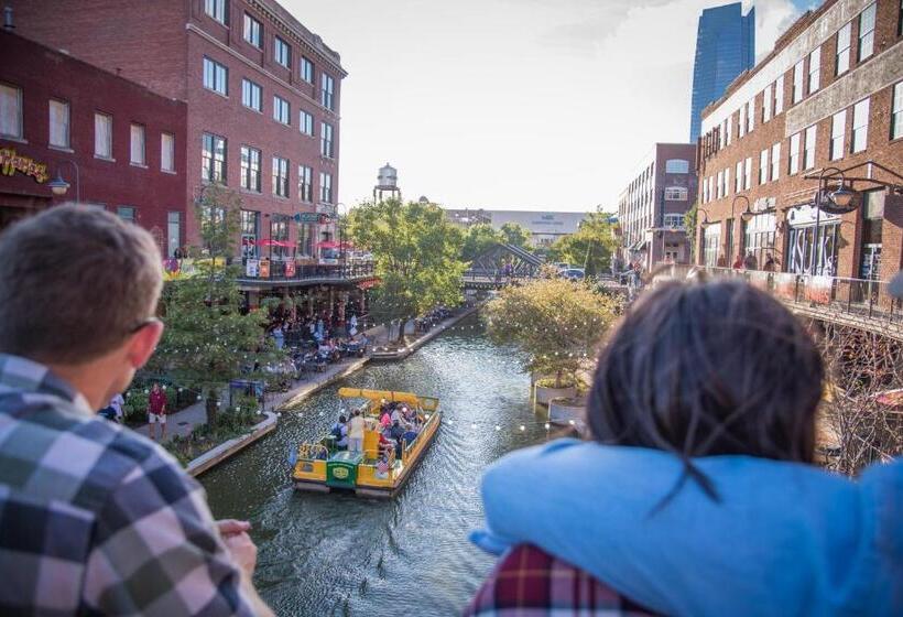 בית מלון כפרי Wyndham Grand Oklahoma City Downtown