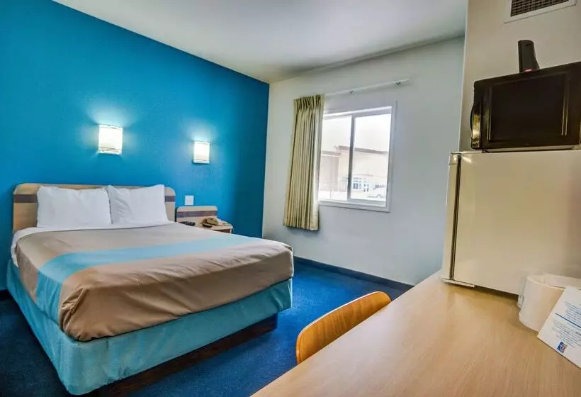 Motel 6 Red Deer, Ab