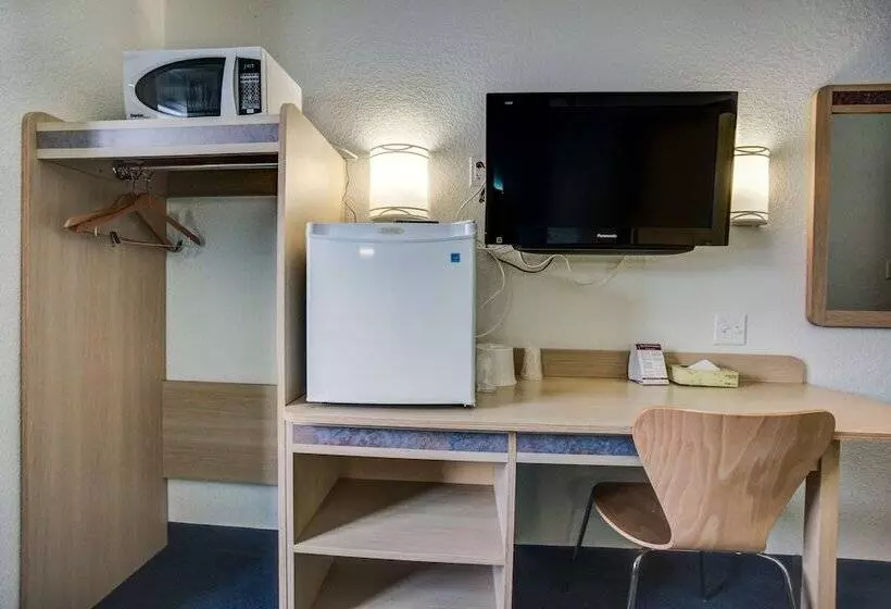 Motel 6 Red Deer, Ab