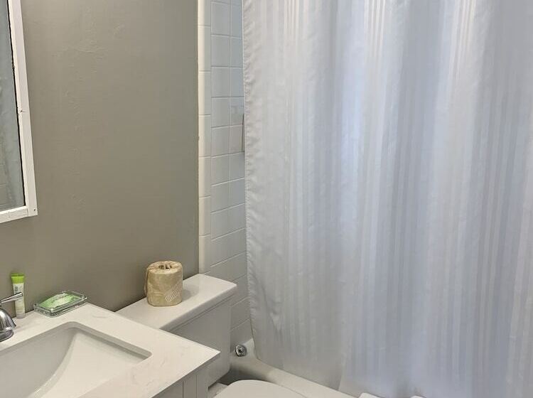 Курорт Hidden Valley Inn