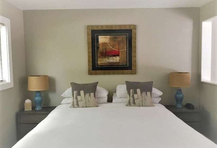 Курорт Hidden Valley Inn