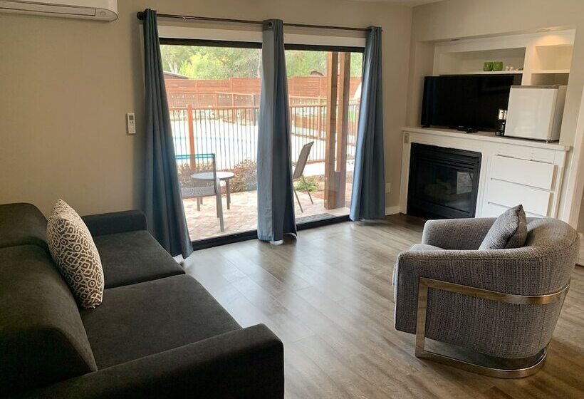 Курорт Hidden Valley Inn