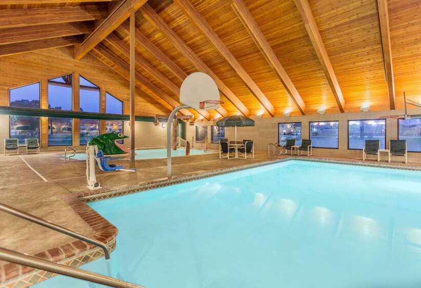 فندق Americinn By Wyndham Wisconsin Dells