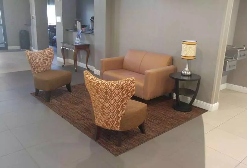 酒店 Best Western Plus Delta Inn & Suites