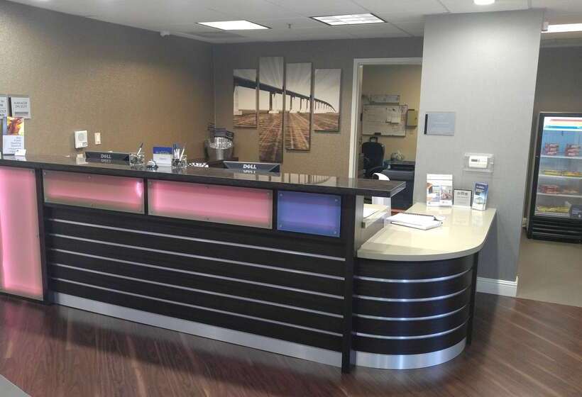 فندق Best Western Plus Delta Inn & Suites