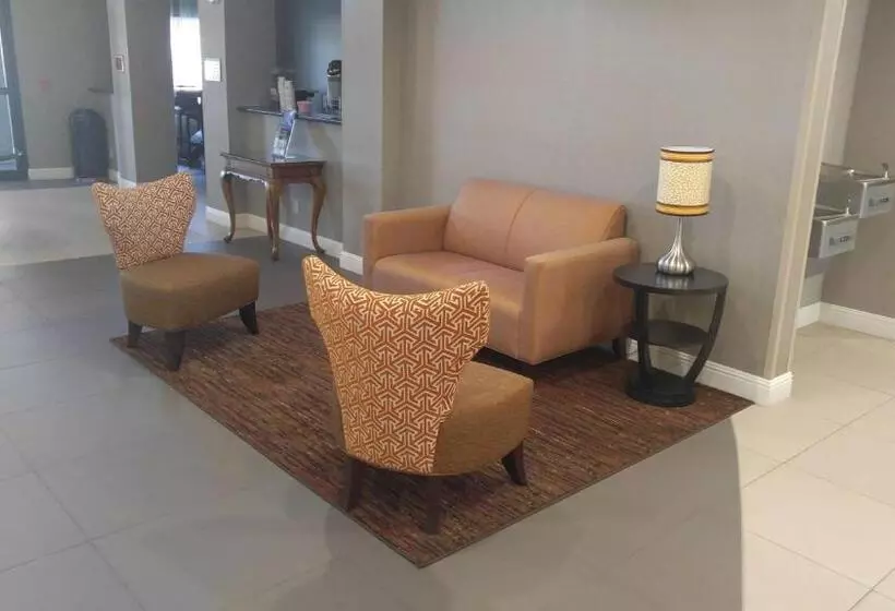 酒店 Best Western Plus Delta Inn & Suites