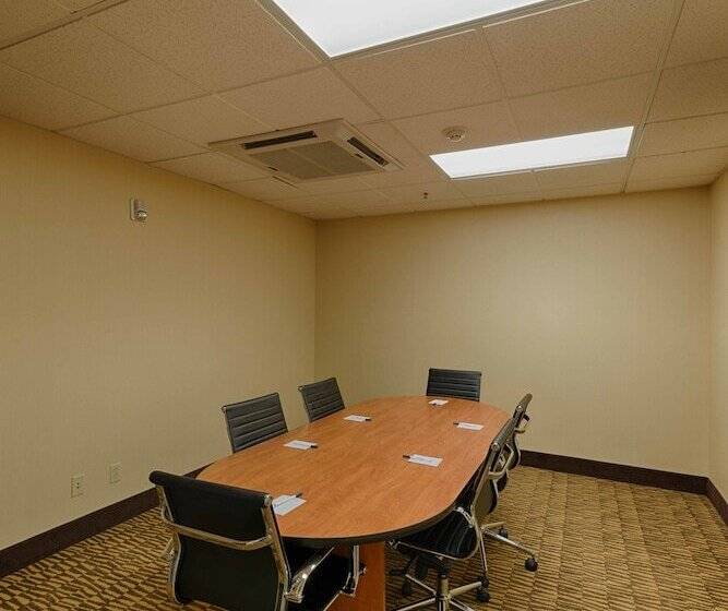 فندق Best Western Plus Delta Inn & Suites