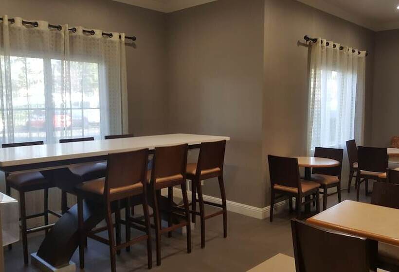 فندق Best Western Plus Delta Inn & Suites