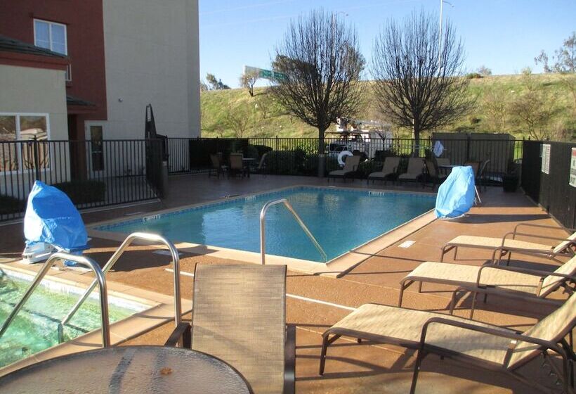 فندق Best Western Plus Delta Inn & Suites