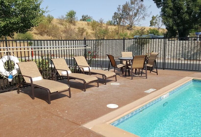 فندق Best Western Plus Delta Inn & Suites