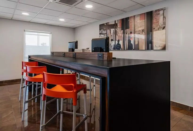 Hotel City Express By Marriott Queretaro Jurica