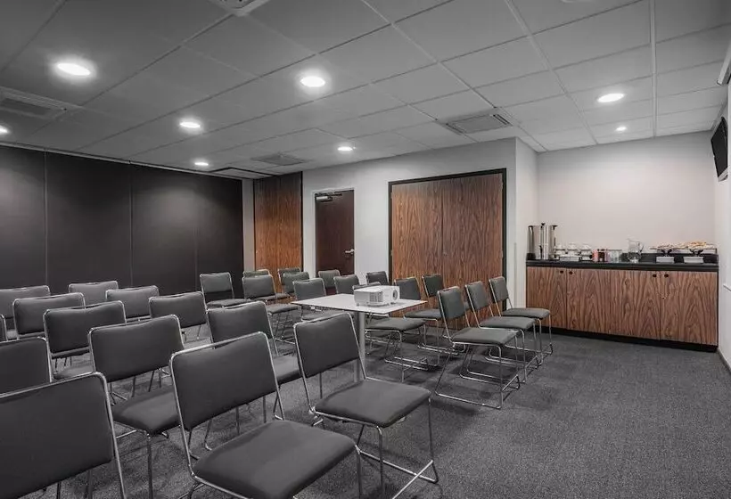 Hotel City Express By Marriott Queretaro Jurica