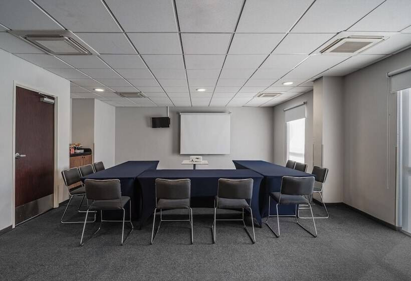 Отель City Express By Marriott Queretaro Jurica