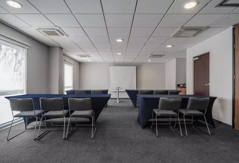 Hotel City Express By Marriott Queretaro Jurica