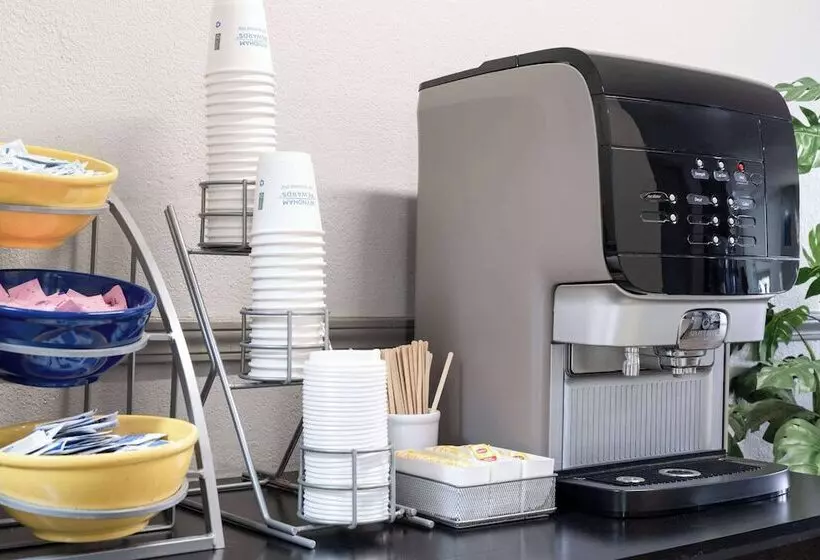 Отель Days Inn By Wyndham Ardmore