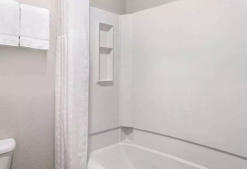 Отель Days Inn By Wyndham Ardmore