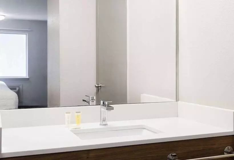 Отель Days Inn By Wyndham Ardmore