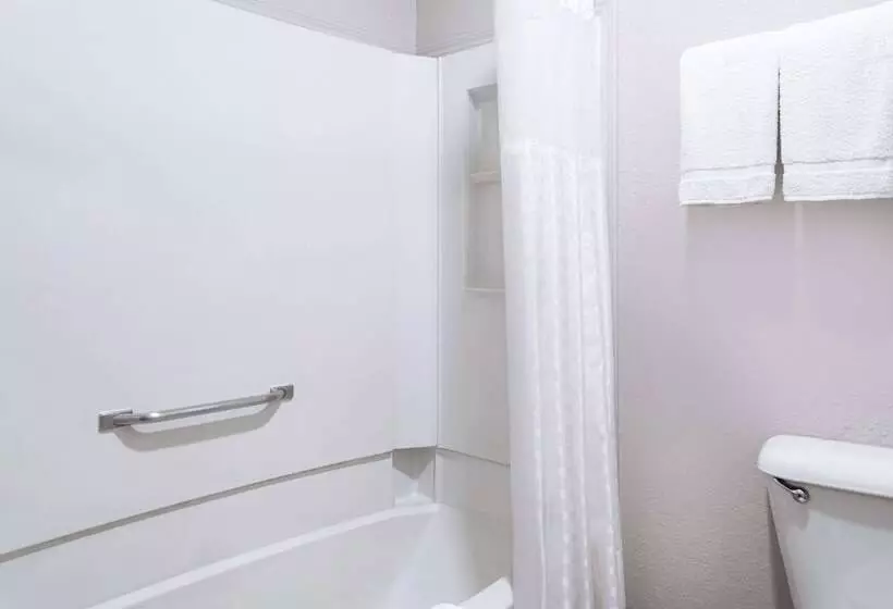 Отель Days Inn By Wyndham Ardmore