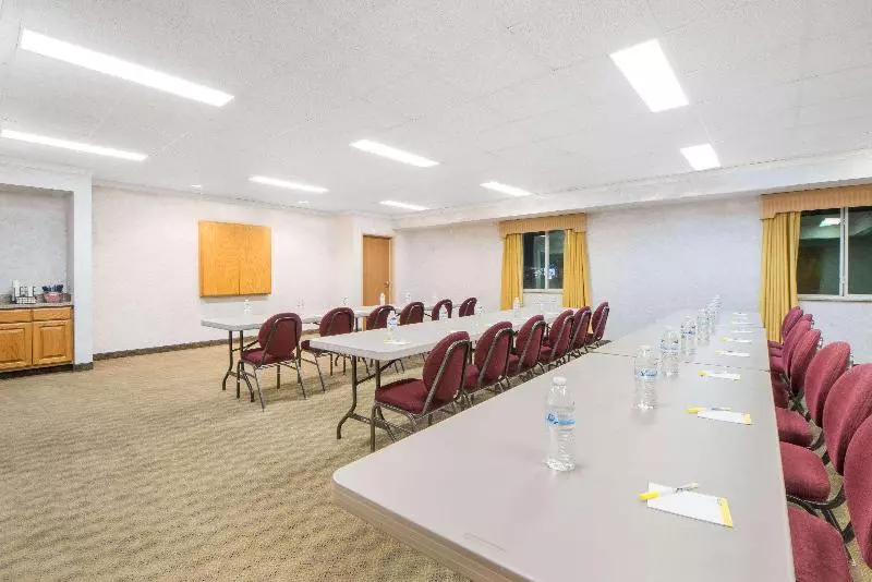 호텔 Spark By Hilton Dumas