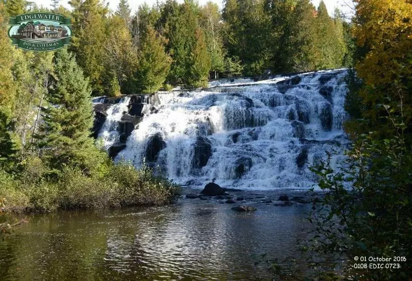 Отель Edgewater Inn & Cottages