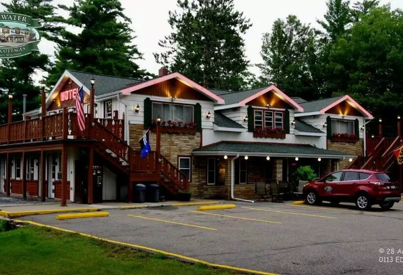 Отель Edgewater Inn & Cottages