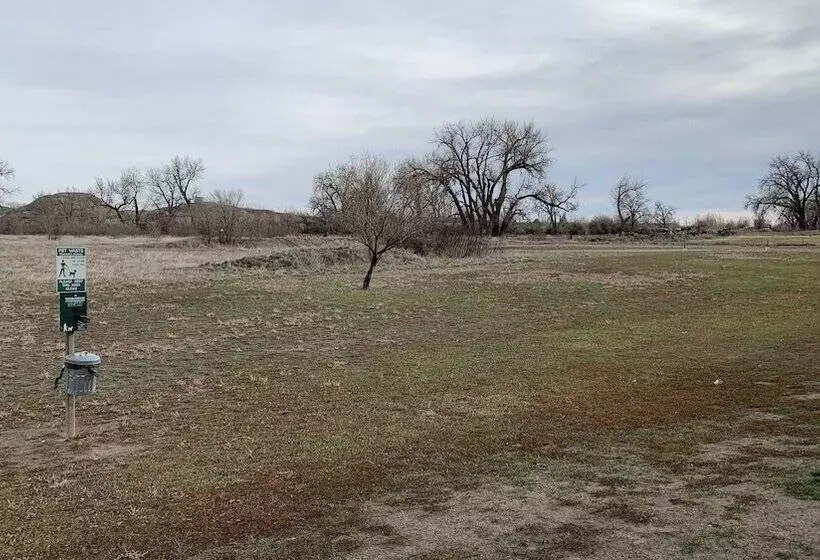 Отель Fairbridge Inn And Suites Miles City