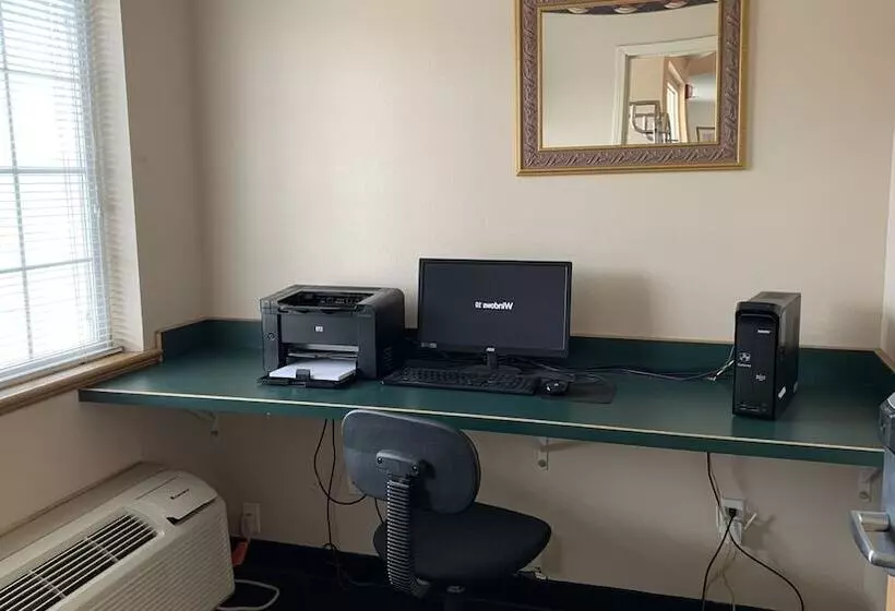 Отель Fairbridge Inn And Suites Miles City