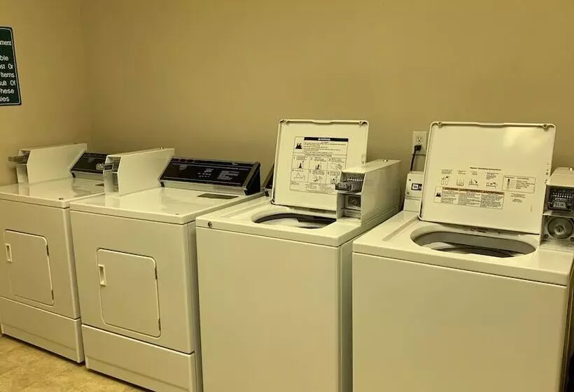 Отель Fairbridge Inn And Suites Miles City