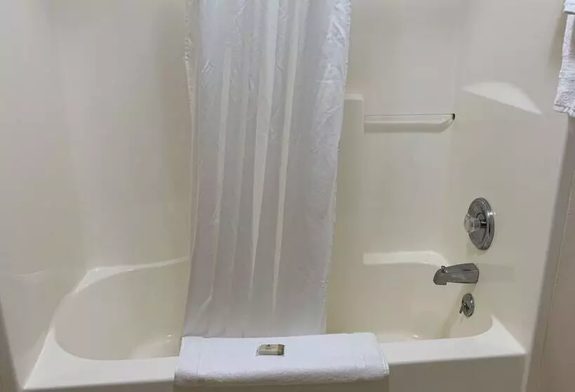 Отель Fairbridge Inn And Suites Miles City