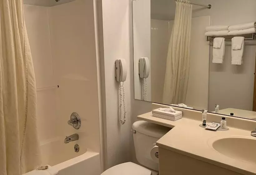 Отель Fairbridge Inn And Suites Miles City