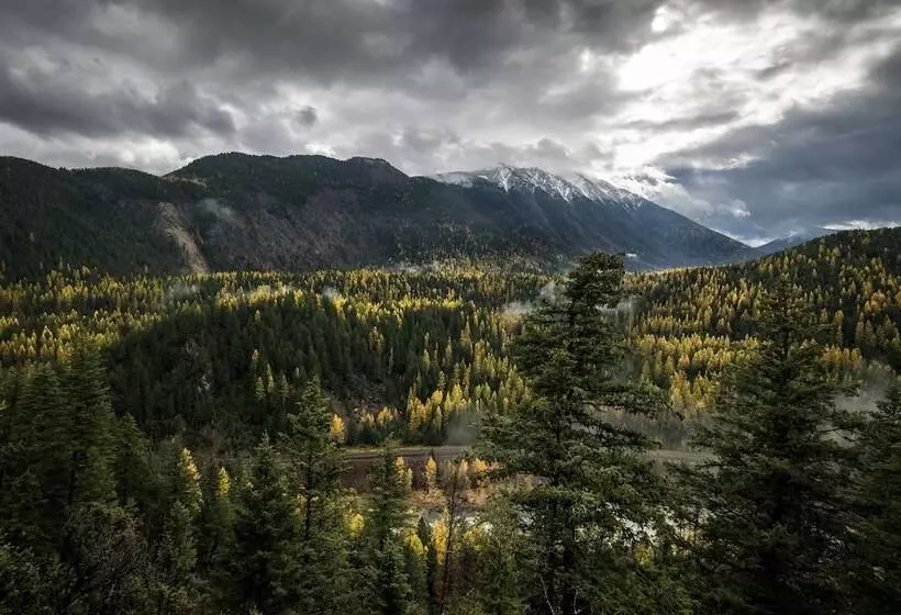 Отель Glacier Basecamp Lodge