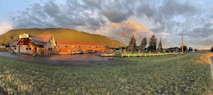 Отель Glacier Basecamp Lodge