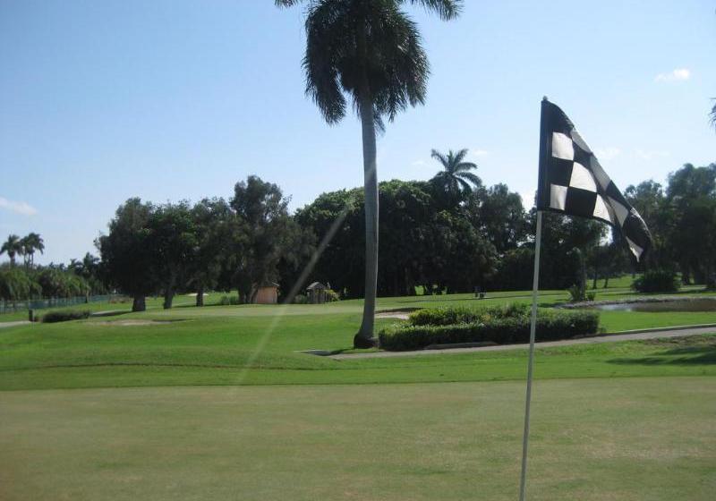 בית מלון כפרי Hollywood Beach Golf Resort