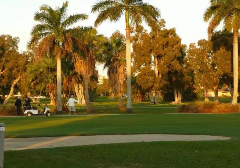 هتل Hollywood Beach Golf Resort