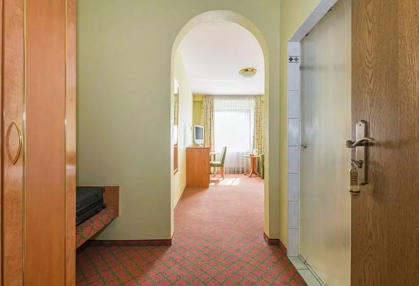 Отель Lohmann's Kapeller Hof