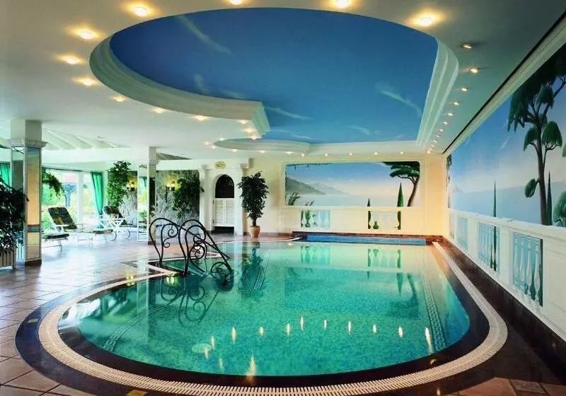 Отель Lohmann's Kapeller Hof