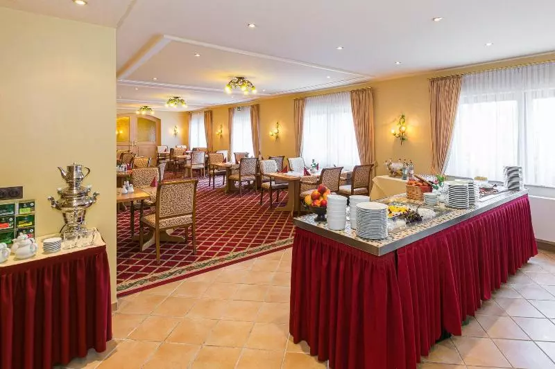 Отель Lohmann's Kapeller Hof