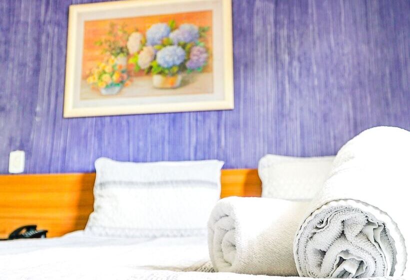 هتل Velinn Pousada Chateau Do Luar