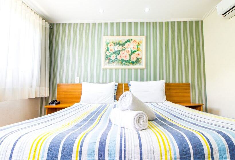 هتل Velinn Pousada Chateau Do Luar