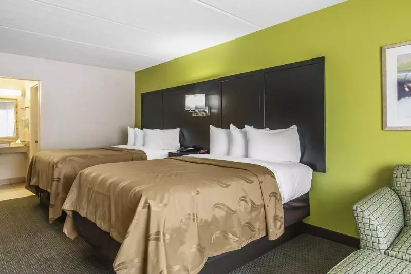 ホテル Quality Inn Hinesville Fort Stewart Area, Kitchenette Rooms Pool Guest Laundry