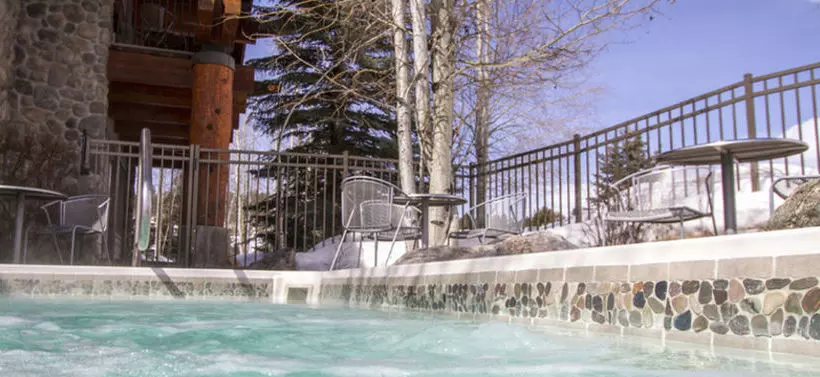 Otel River Rock Lodge