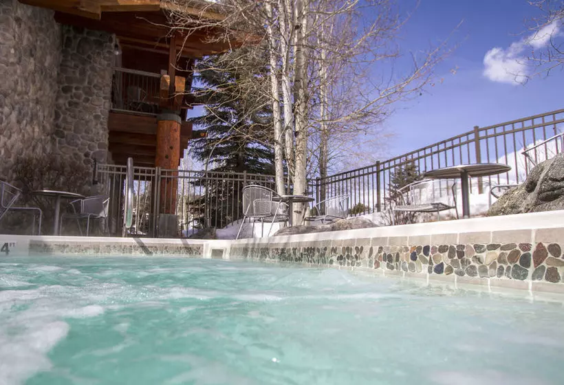 Otel River Rock Lodge