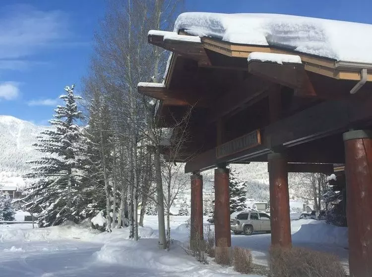 Otel River Rock Lodge