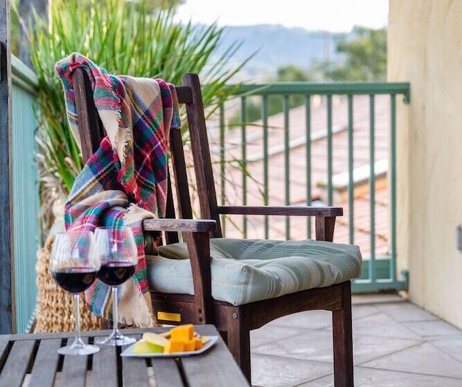 فندق Sonoma Creek Inn