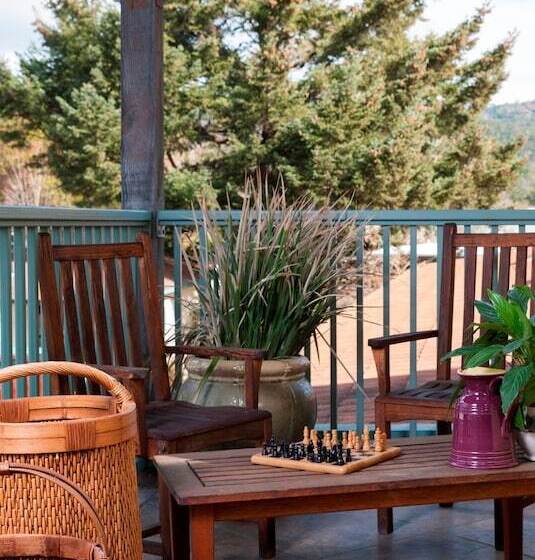 فندق Sonoma Creek Inn