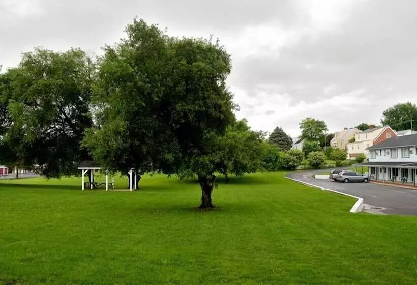 ホテル The Cardinal Inn