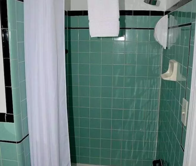 ホテル The Cardinal Inn