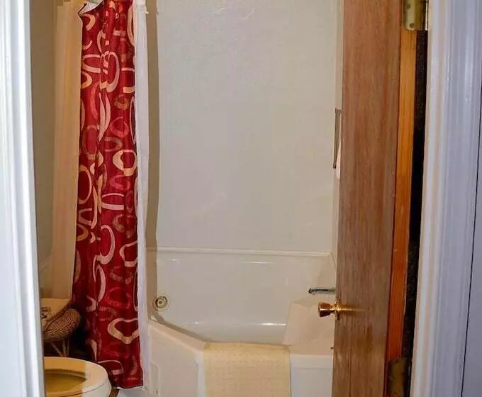 ホテル The Cardinal Inn