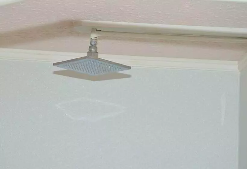 ホテル The Cardinal Inn