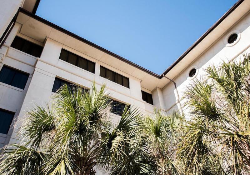 The Cook Hotel And Conference Center At Lsu